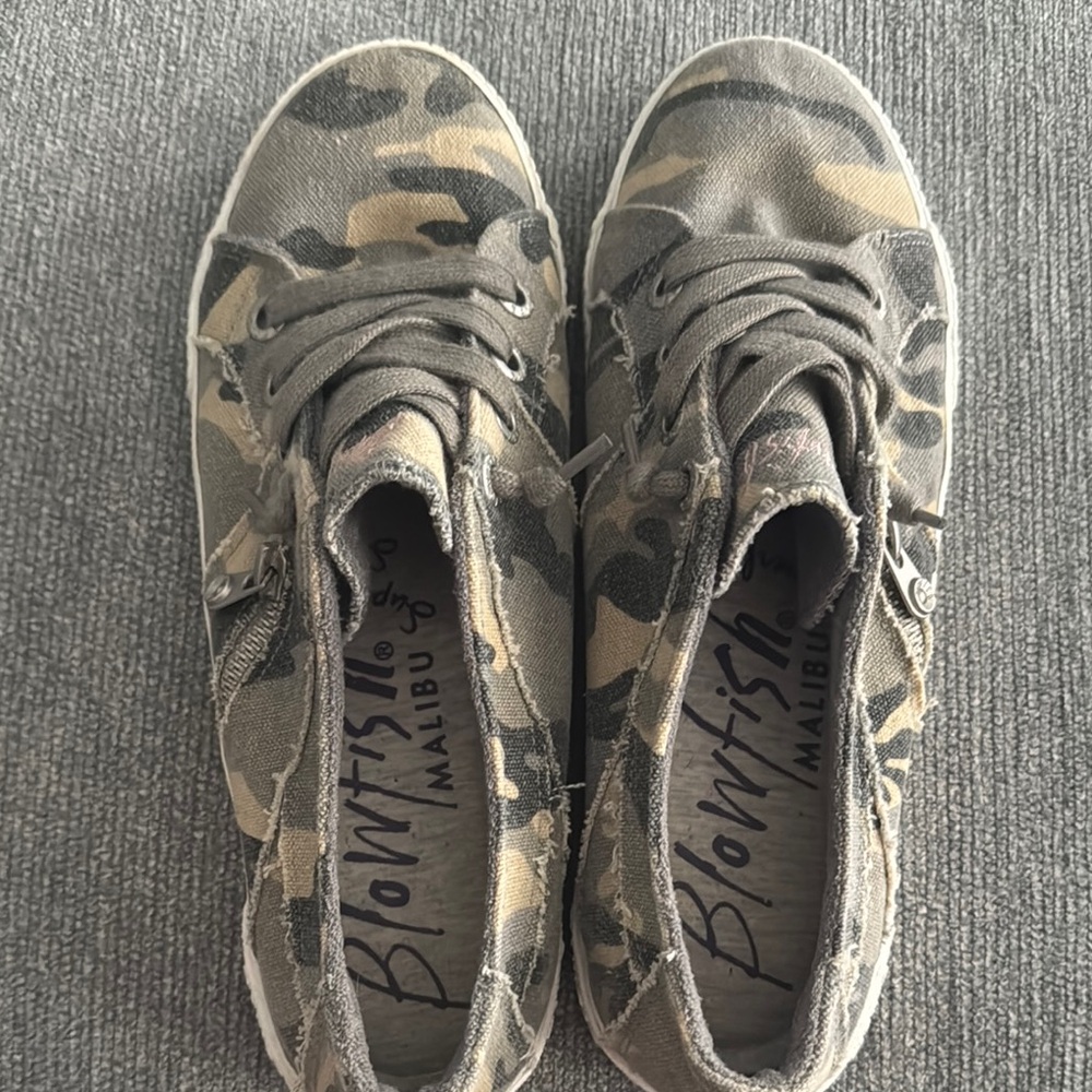 Blowfish Malibu Women's Camouflage Sneakers